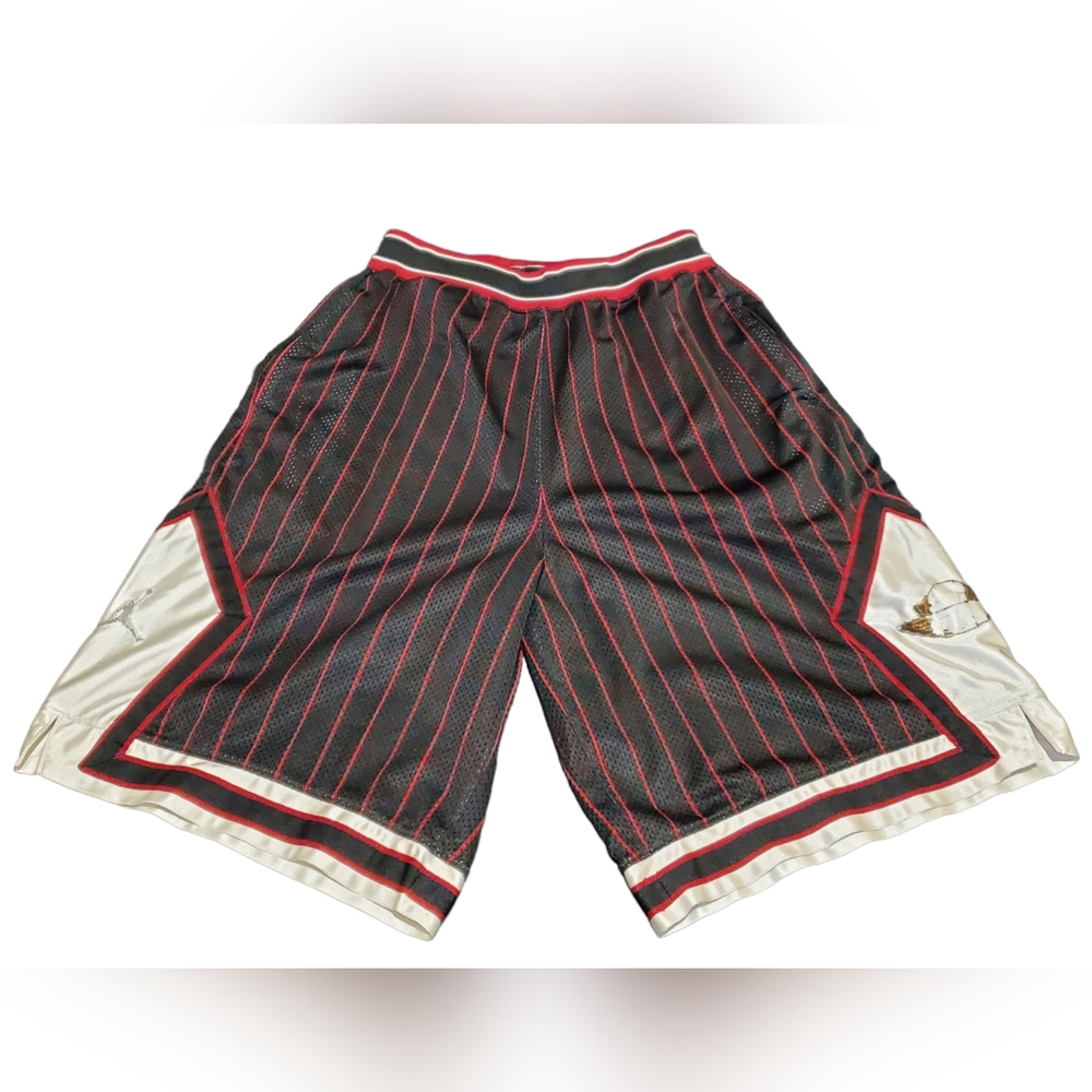 VINTAGE NIKE AIR JORDAN PINSTRIPE WINGS SHORTS BLACK/RED JUMPMAN SIZE LARGE